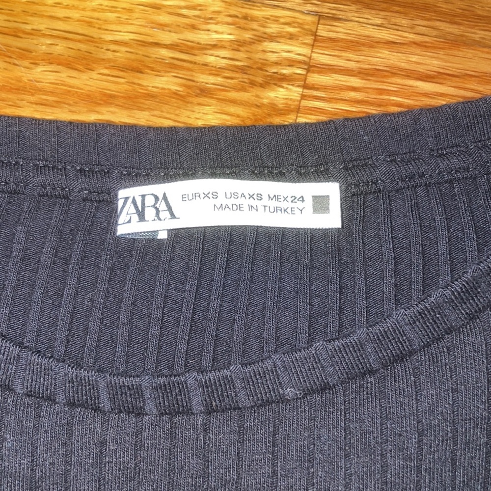 Zara Ribbed T-Shirt - Picture 2 of 2